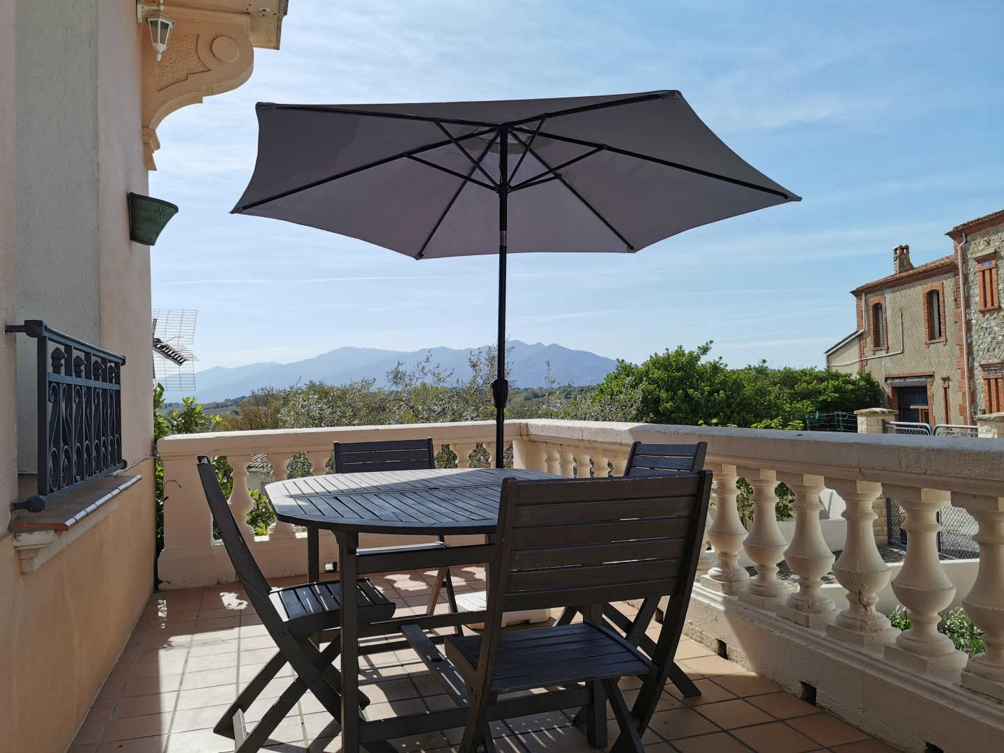 66G113408-25da5a1e3b0440edaa42c74f59e7936a